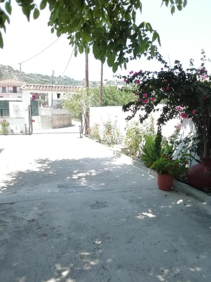 Stoudios Galini Apartment Skopelos Town Exterior photo